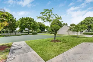 709 Gardens Dr, Pompano Beach, FL 33069 - Photo 24