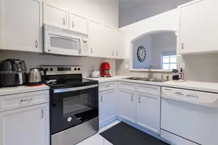 17251 NW 6th St, Pembroke Pines, FL 33029 - Photo 8