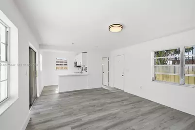 275 W 13th St, Hialeah, FL 33010 - Photo 38