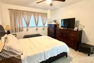 761 NE 199th St, Miami, FL 33179 - Photo 16