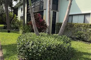 761 NE 199th St, Miami, FL 33179 - Photo 2