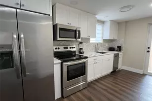 945 79th Terrace, Miami Beach, FL 33141 - Photo 8