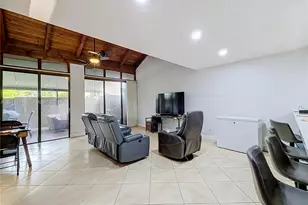 1110 W Fairway Rd, Pembroke Pines, FL 33026 - Photo 28