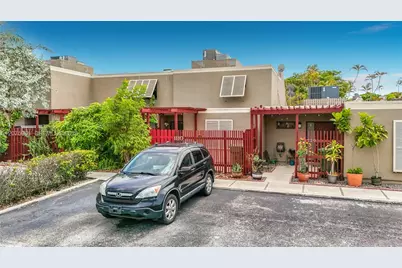 1110 W Fairway Rd, Pembroke Pines, FL 33026 - Photo 6