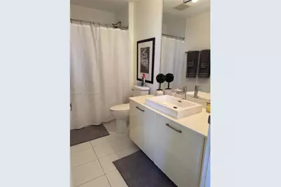 151 SE 1st St #405, Miami, FL 33131 - Photo 4