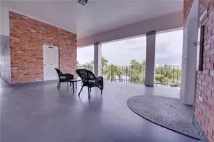 455 Paradise Isle Blvd, Hallandale Beach, FL 33009 - Photo 32