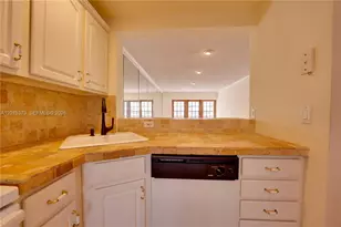 455 Paradise Isle Blvd, Hallandale Beach, FL 33009 - Photo 10