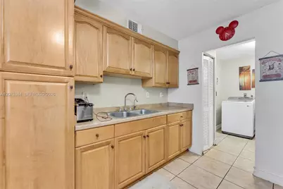 19137 NW 47th Ave, Miami Gardens, FL 33055 - Photo 8