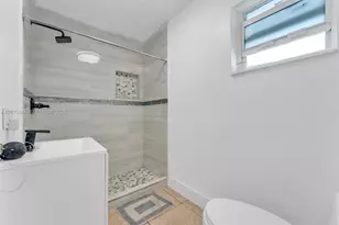19137 NW 47th Ave, Miami Gardens, FL 33055 - Photo 16