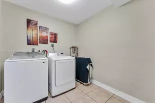 19137 NW 47th Ave, Miami Gardens, FL 33055 - Photo 10