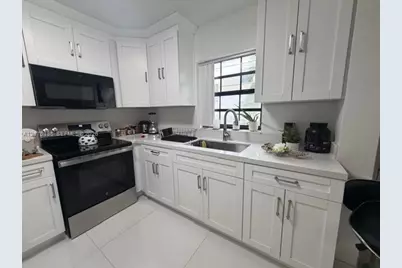 201 Freedom Ct #201, Deerfield Beach, FL 33442 - Photo 4