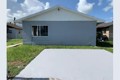 756 NW 5 St, Florida City, FL 33034 - Photo 2