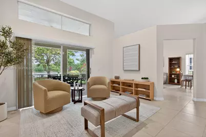 370 Carrington Dr, Weston, FL 33326 - Photo 2