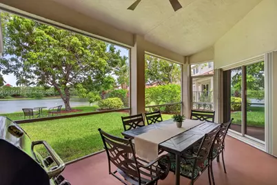 370 Carrington Dr, Weston, FL 33326 - Photo 4