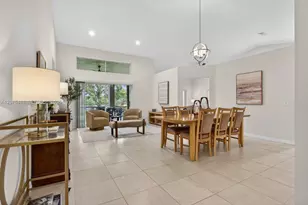 370 Carrington Dr, Weston, FL 33326 - Photo 8