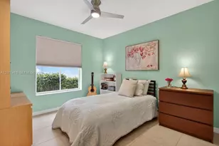 370 Carrington Dr, Weston, FL 33326 - Photo 16