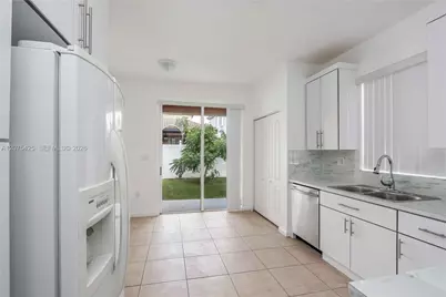 3955 NE 11th Dr #3955, Homestead, FL 33033 - Photo 4