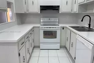 13721 SW 84th St, Miami, FL 33183 - Photo 6
