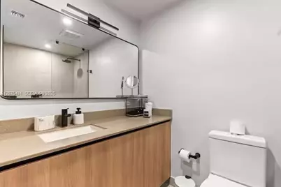 121 NE 5th St #1711, Miami, FL 33132 - Photo 12