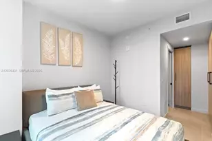 121 NE 5th St, Miami, FL 33132 - Photo 4