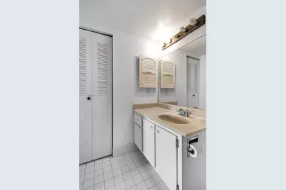 300 SW 134th Way #413E, Pembroke Pines, FL 33027 - Photo 14