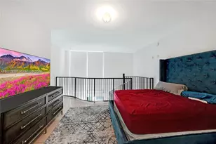 300 S Biscayne Blvd, Miami, FL 33131 - Photo 10