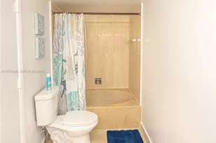 1201 S Ocean Dr, Hollywood, FL 33019 - Photo 32