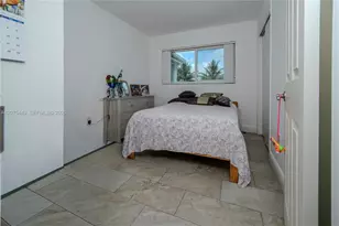 6944 SW 10th Ct, Pembroke Pines, FL 33023 - Photo 18