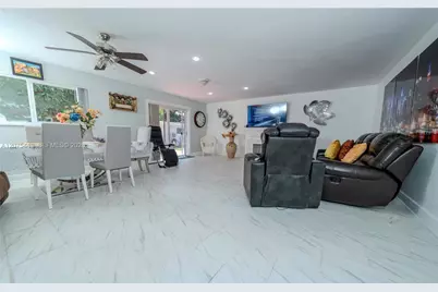 6944 SW 10th Ct, Pembroke Pines, FL 33023 - Photo 8