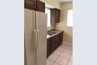 807 SW 5th Ct #back, Hallandale Beach, FL 33009 - Photo 2