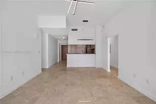 31 SE 5th St, Miami, FL 33131 - Photo 6