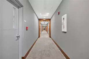 31 SE 5th St, Miami, FL 33131 - Photo 50
