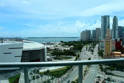 888 Biscayne Blvd #1806, Miami, FL 33132 - Photo 2