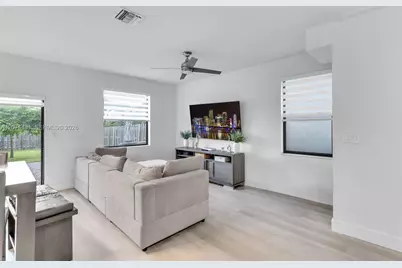 25057 SW 108th Ave, Homestead, FL 33032 - Photo 4