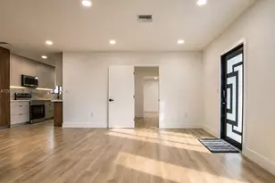 4212 SW 98th Ave, Miami, FL 33165 - Photo 4