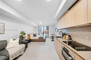 121 NE 5th St, Miami, FL 33132 - Photo 2