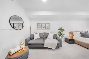 121 NE 5th St, Miami, FL 33132 - Photo 12