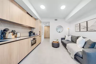 121 NE 5th St #707, Miami, FL 33132 - Photo 6