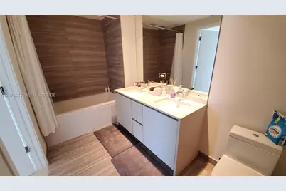 1010 Brickell Ave #2511, Miami, FL 33131 - Photo 16