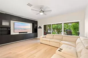 355 SW 121st Ave, Pembroke Pines, FL 33025 - Photo 2