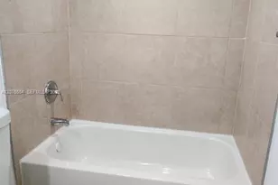 8160 Geneva Ct, Doral, FL 33166 - Photo 12