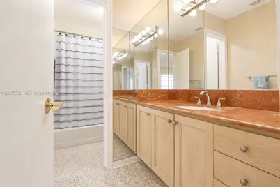 3115 Village Green Dr, Miami, FL 33175 - Photo 16