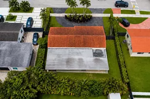3115 Village Green Dr, Miami, FL 33175 - Photo 22