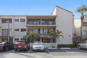 6305 Gage Pl, Miami Lakes, FL 33014 - Photo 2
