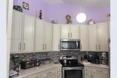 9510 Ashley Dr, Miramar, FL 33025 - Photo 8