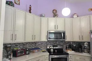 9510 Ashley Dr, Miramar, FL 33025 - Photo 8