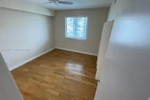 601 NE 36th St, Miami, FL 33137 - Photo 14