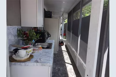 217 W 34th St, Hialeah, FL 33012 - Photo 38