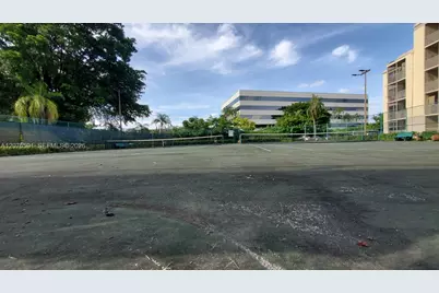 8363 Lake Dr #108, Doral, FL 33166 - Photo 18