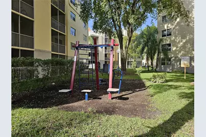 8363 Lake Dr #108, Doral, FL 33166 - Photo 14